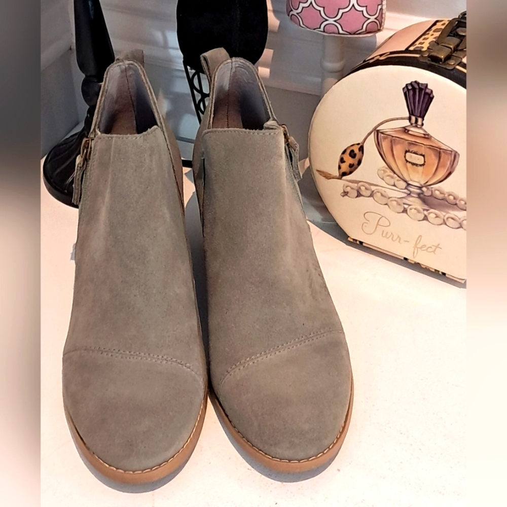 Toms Gray Suede Wedges